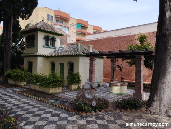 Palacete de La Najarra en Almuñécar 14 Casita de juguete en el jardín del Palacete de La Najarra en Almuñécar
