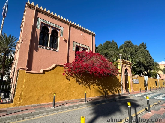 Palacete de La Najarra en Almuñécar 20 Vista lateral del Palacete de La Najarra desde la Avenida de Europa en Almuñécar
