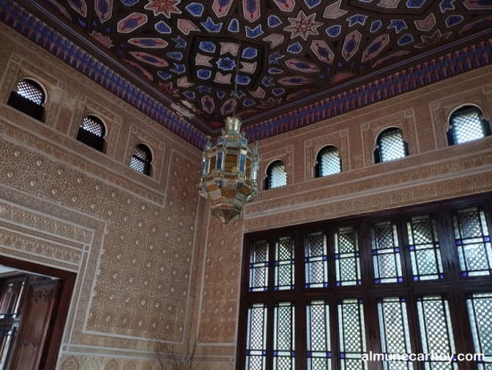 Palacete de La Najarra en Almuñécar 7 Techo y ventanas del Palacete de La Najarra en Almuñécar con decoración neoárabe