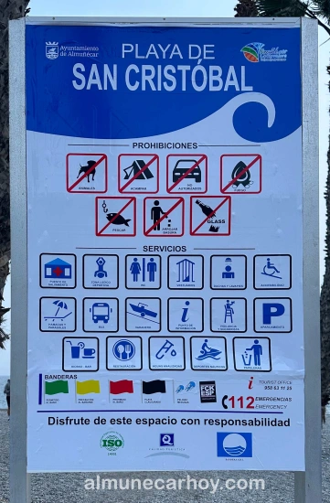 Panel de servicios de la Playa de San Cristobal en Almuñécar