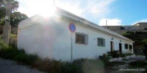 Se vende la Antigua Escuela de Cotobro