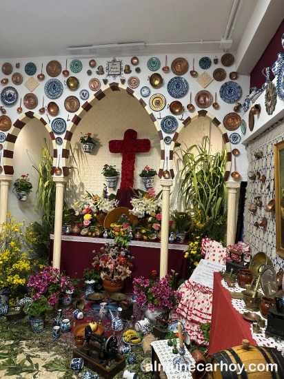 Cruz de Mayo Alambra ganadora del primer premio del concurso de Cruces de Almuñécar 2025