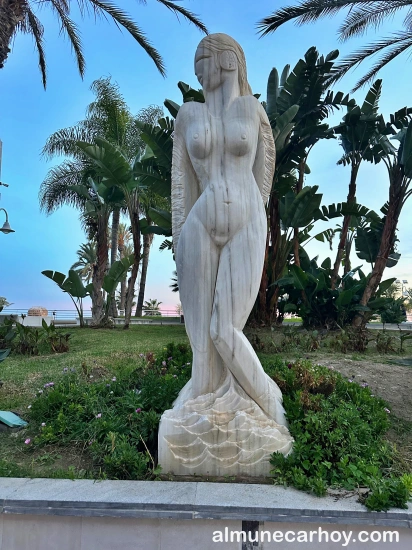Esculturas Sirias en marmol blanco de macael del Paseo del Altillo de Almuñécar