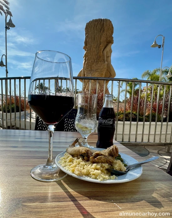 Tapa y fuenteen los Bajos Paseo Altillo