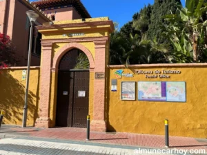 Entrada de la Oficina de Turismo de Almuñécar en el Palacete de La Najarra